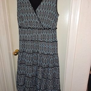 Style & CO Woman size 1X, sleeveless black and teal empire, midi dress.